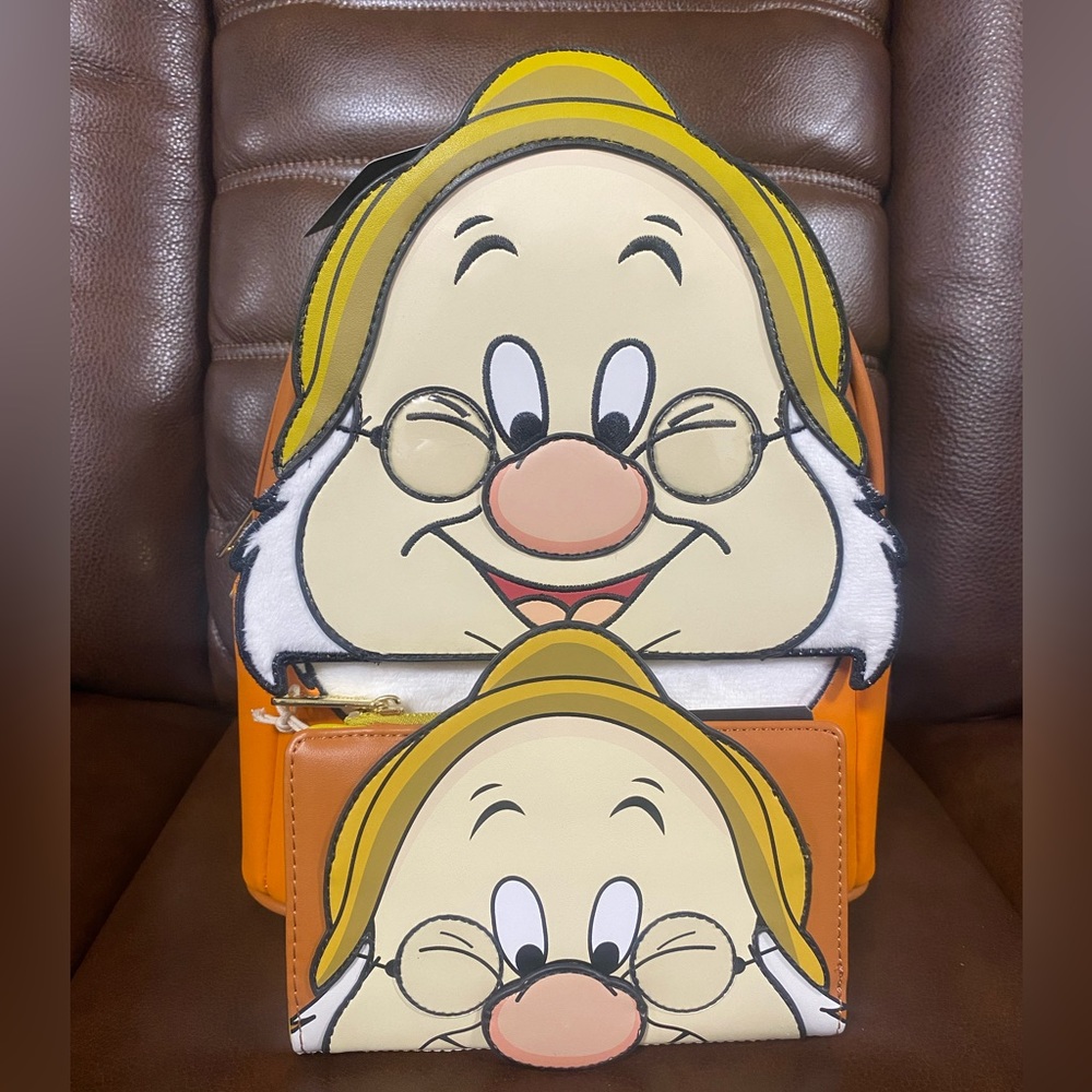 Loungefly Snow White and the Seven Dwarfs Doc Mini Backpack and Wallet B…